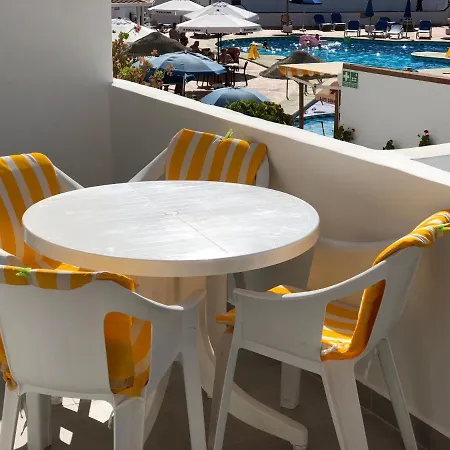 Garden City Playa Feñabe