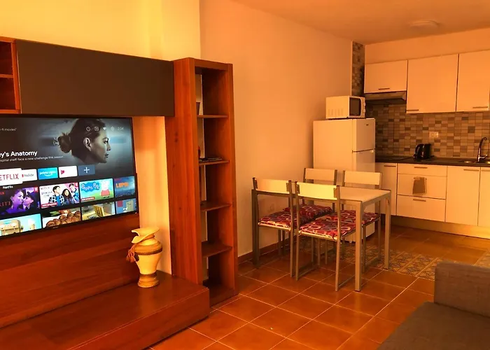 Garden City Apartment *