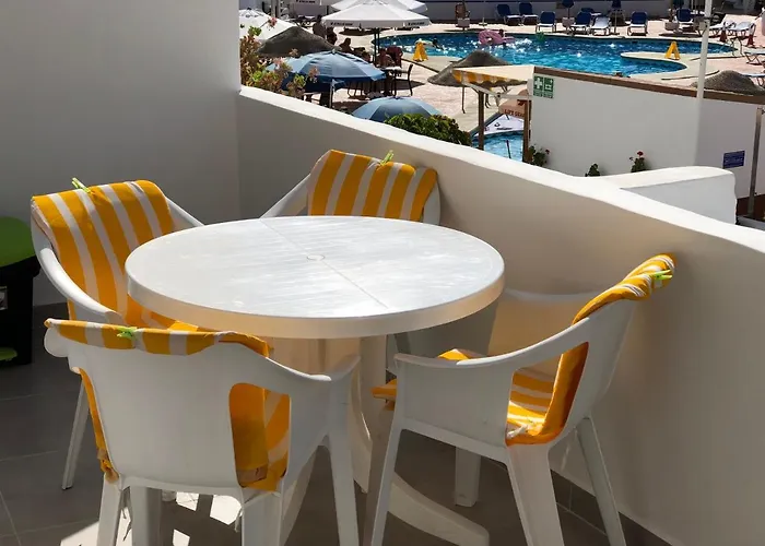 Garden City Playa Feñabe