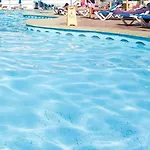 Apartament Garden City *